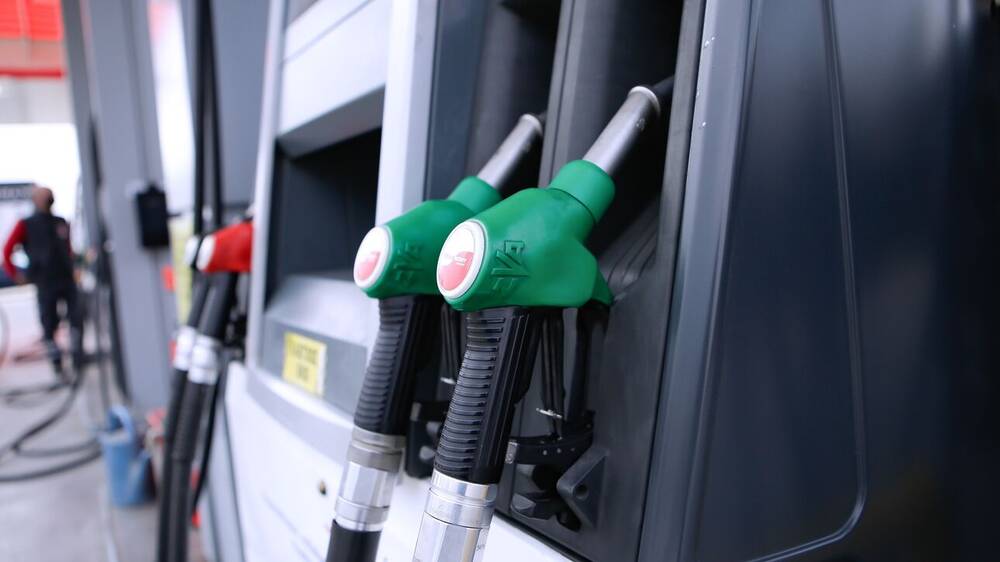 Σπάει τα κοντέρ η τιμή της βενζίνης - Πάνω από 2,5 ευρώ το λίτρο στα νησιά