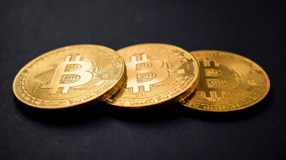 Bitcoin: Υποχωρεί στα 28.000 δολάρια - Πάνω από 37% η πτώση του από τις αρχές του 2022