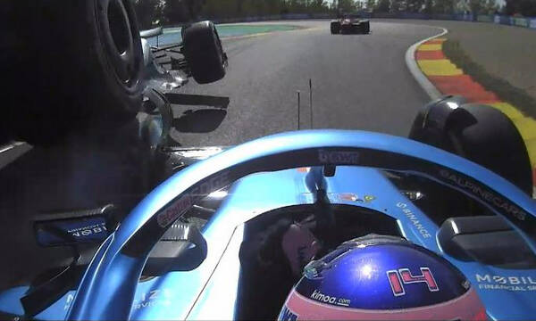 Formula 1: Σύγκρουση Αλόνσο με Χάμιλτον - «Είναι ηλίθιος, ξέρει να οδηγεί μόνο όταν είναι 1ος» (vid)