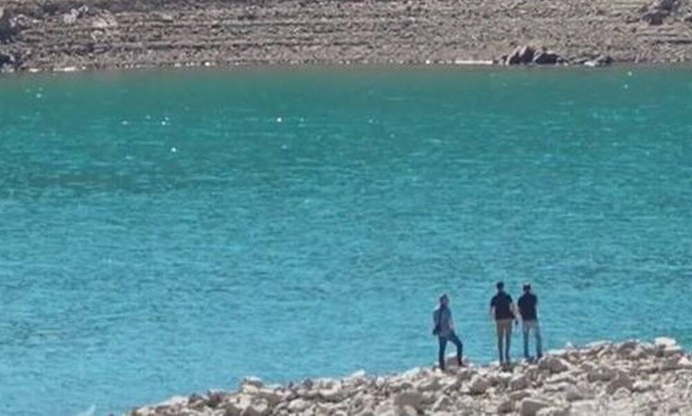 Σε 90 μέτρα βάθος το εύρημα στη Λίμνη Κρεμαστών - Μοιάζει με ανθρώπινο σώμα