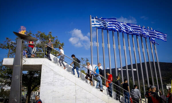 39ος ΑΜΑ: 16 ζευγάρια αθλητών μεταφέρουν τα μηνύματα του Μαραθωνίου της Αθήνας