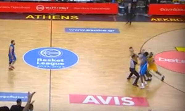 Basket League: Σοβαρός ο τραυματισμός του διαιτητή στο ΑΕΚ-Ιωνικός (video)