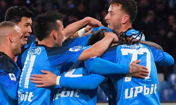 Serie A: Δεκατριάρι τίτλου για τη Νάπολι – Νίκη 2-1 με τη Ρόμα! (Videos)