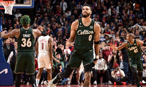 NBA: Με υπογραφή Τέιτουμ οι Μπόστον Σέλτικς λύγισαν τους Σίξερς (video)