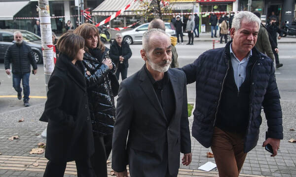 Άλκης Καμπανός - Ξέσπασε η μητέρα του στη δίκη: «Ευτυχώς υπάρχουν φωτισμένοι εισαγγελείς»